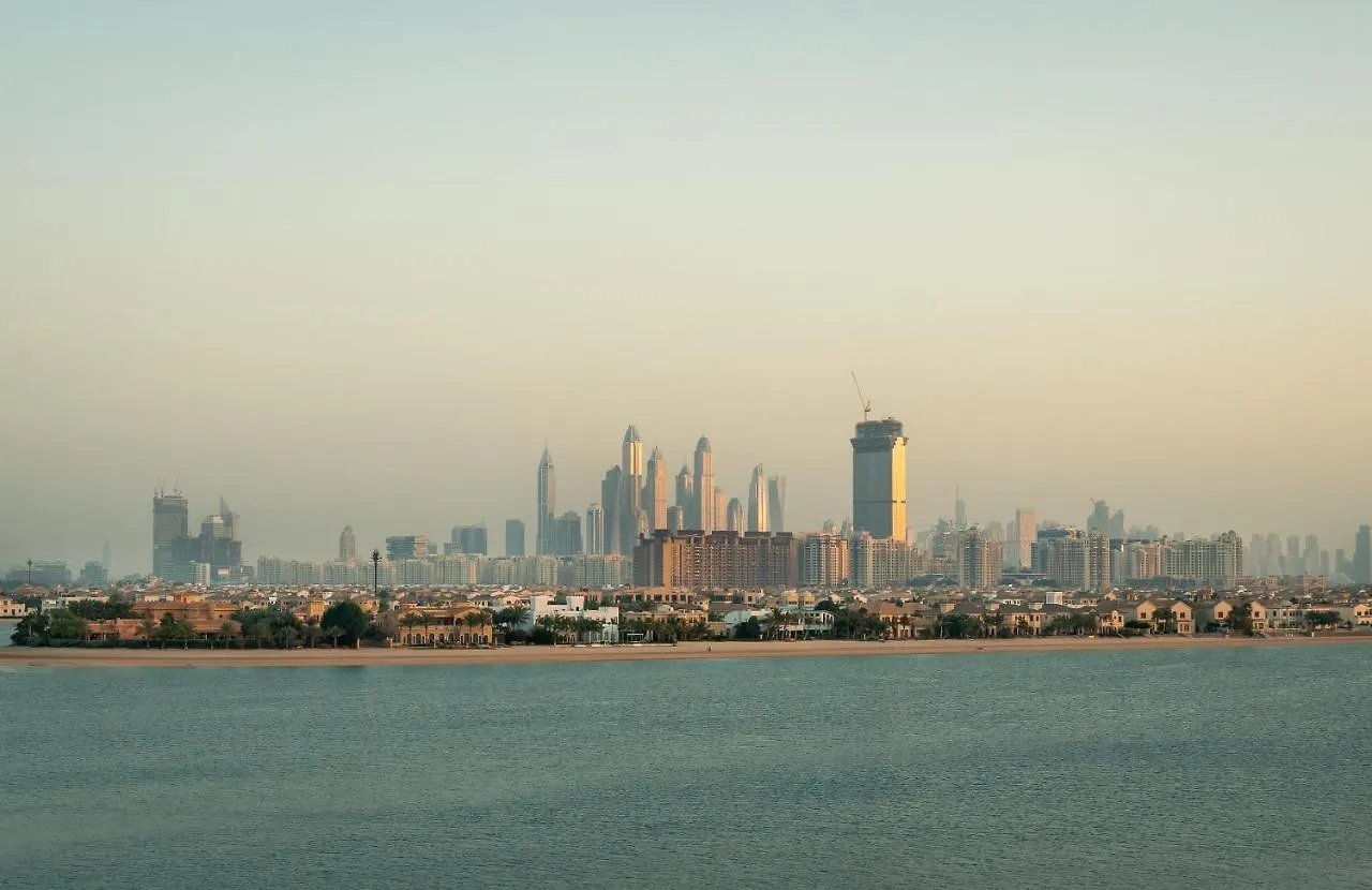 Globalstay At Palm Jumeirah Beachfront Paradise With Pool And Gym Dubaï 0*,  Émirats arabes unis