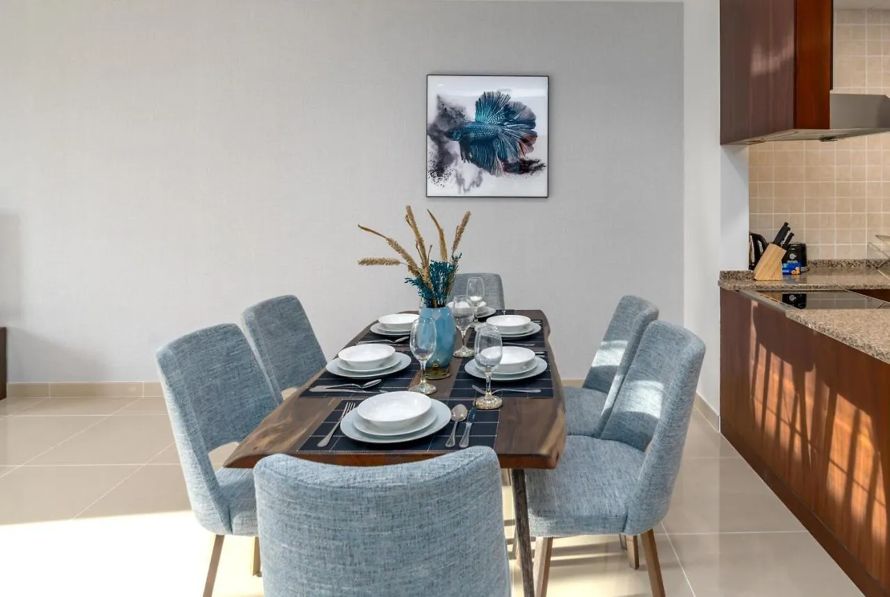 Globalstay At Palm Jumeirah Beachfront Paradise With Pool And Gym Dubaj Apartament