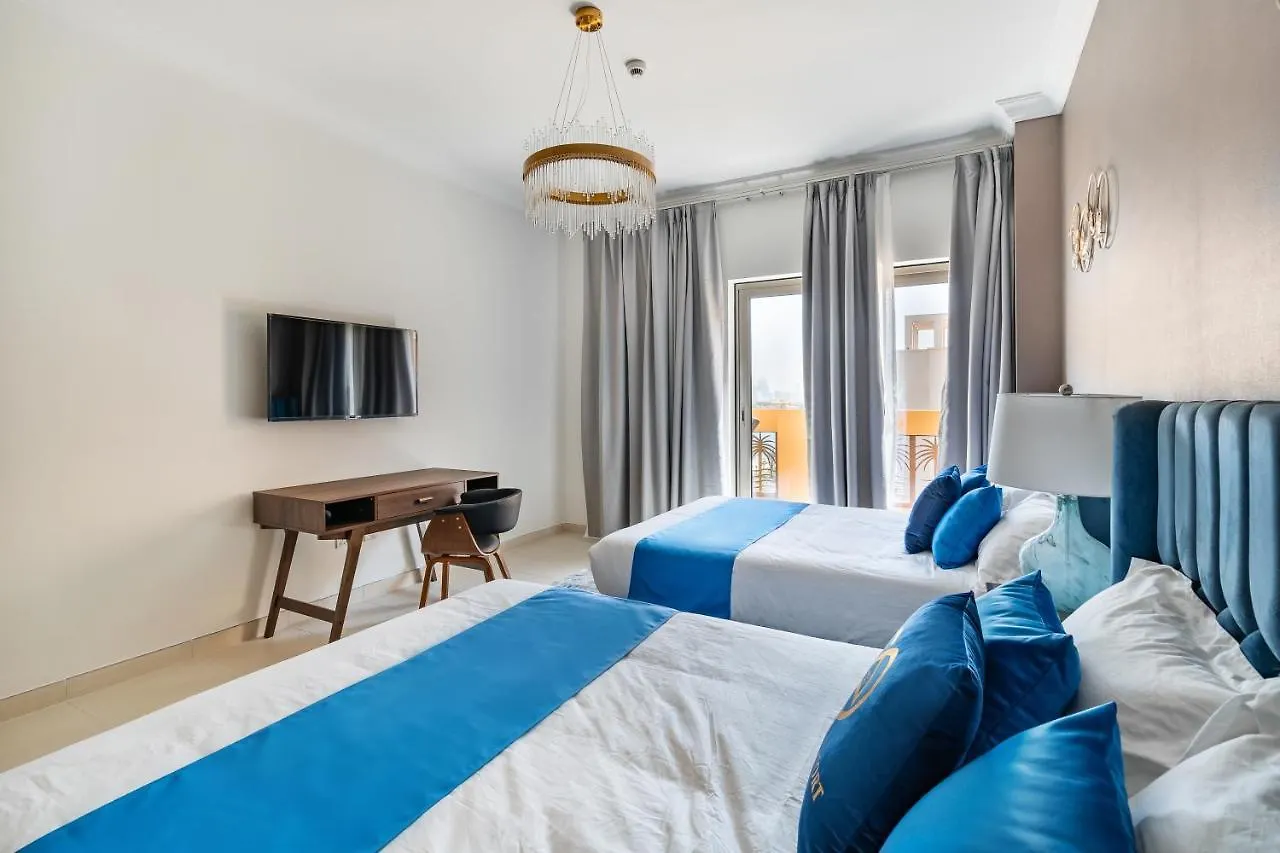 Globalstay At Palm Jumeirah Beachfront Paradise With Pool And Gym Dubaj