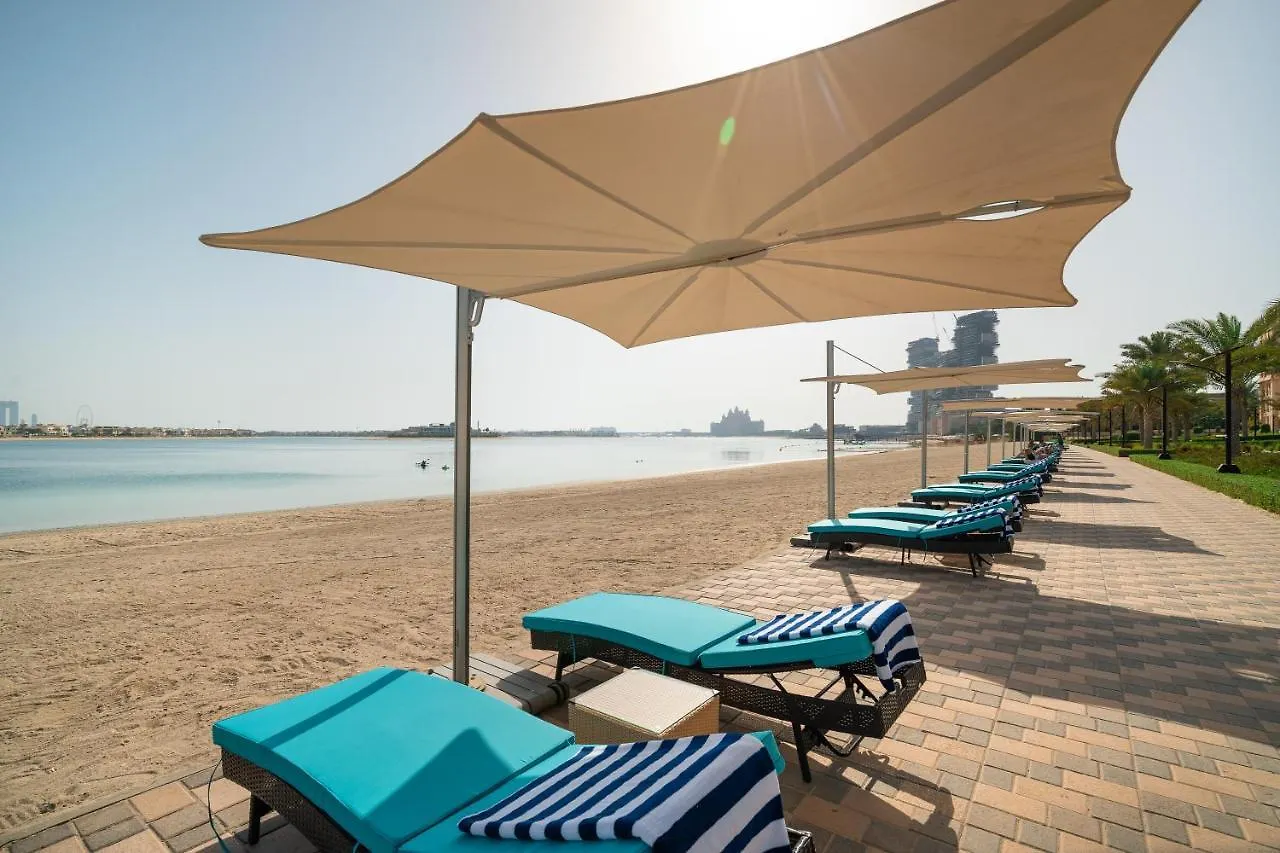 Apartament Globalstay At Palm Jumeirah Beachfront Paradise With Pool And Gym Dubaj