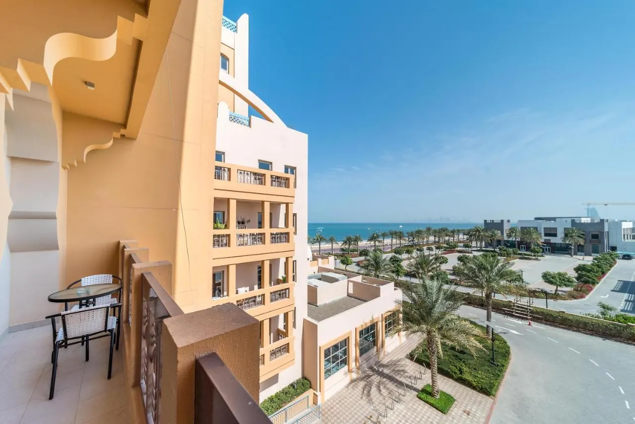 Apartament Globalstay At Palm Jumeirah Beachfront Paradise With Pool And Gym Dubaj