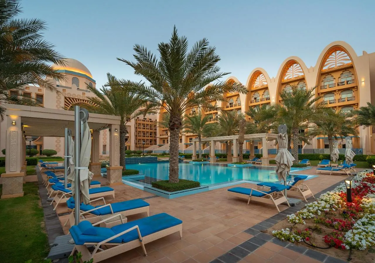 Globalstay At Palm Jumeirah Beachfront Paradise With Pool And Gym Dubai